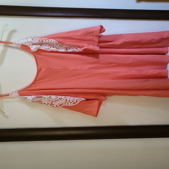 ✨Host Pick✨ Aofur Cool Shoulder Dress - Picture 2 of 6